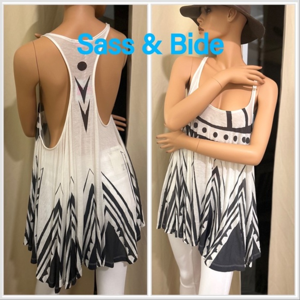 New Sass & Bide Item JOIN THE DOTS
FLARED SINGLET COLOUR: BLKCM SIZE 2 $160